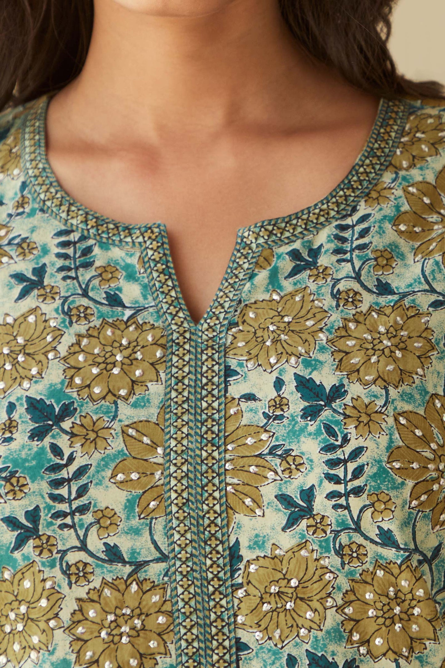 Gauhar Nida Kurta