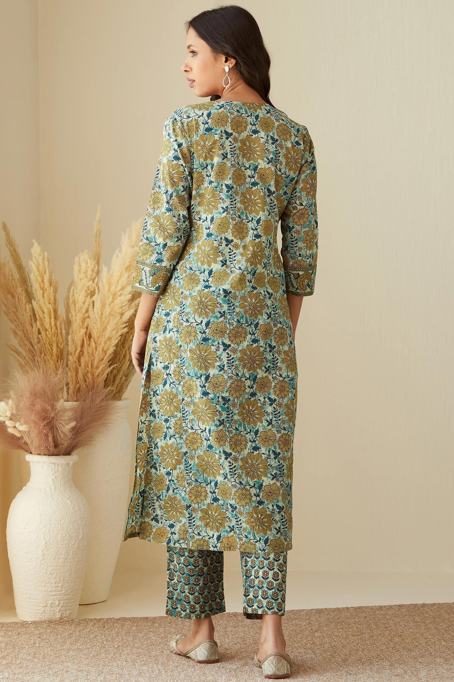 Gauhar Nida Kurta