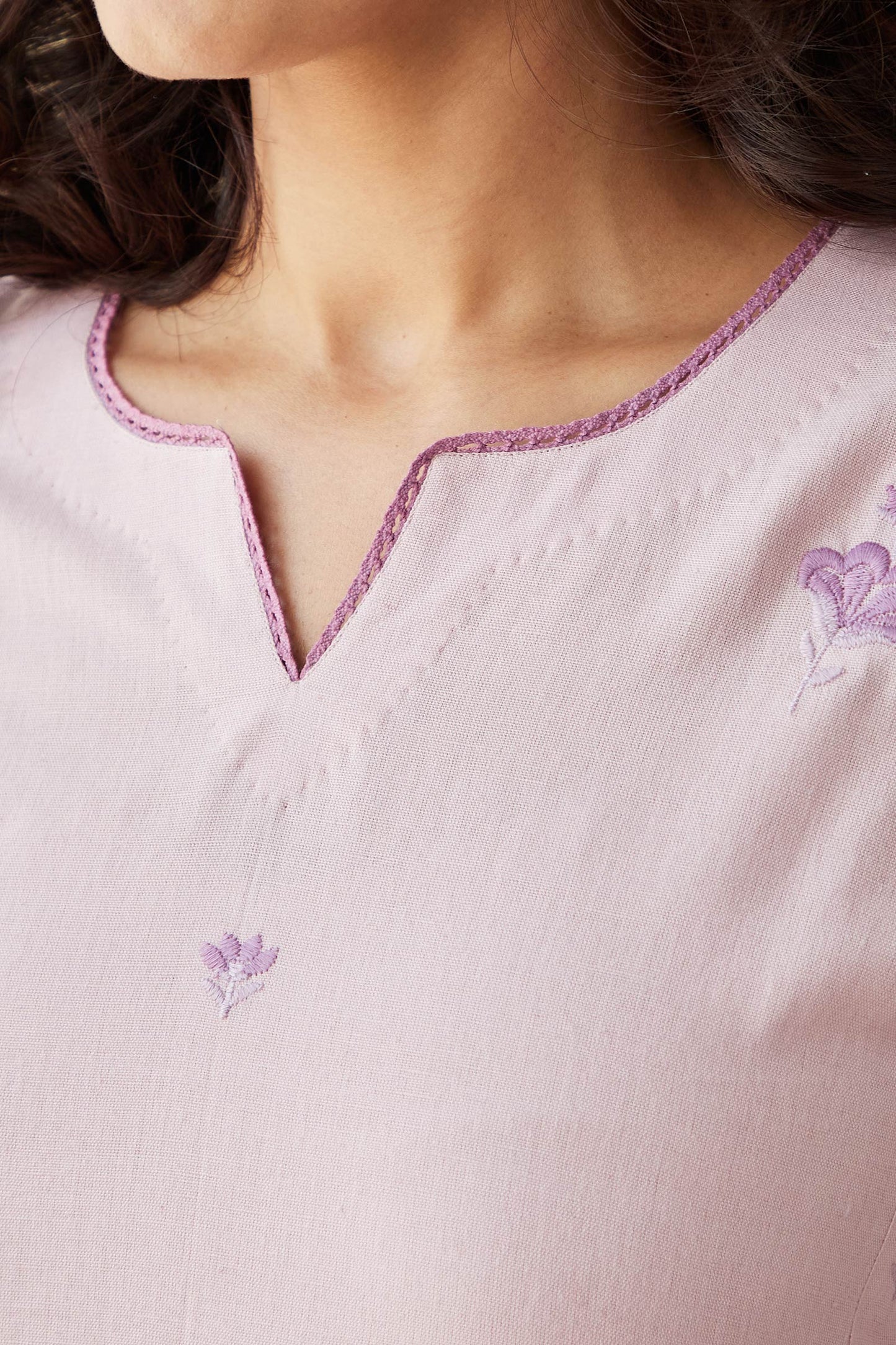 Nazm Alisha Kurta