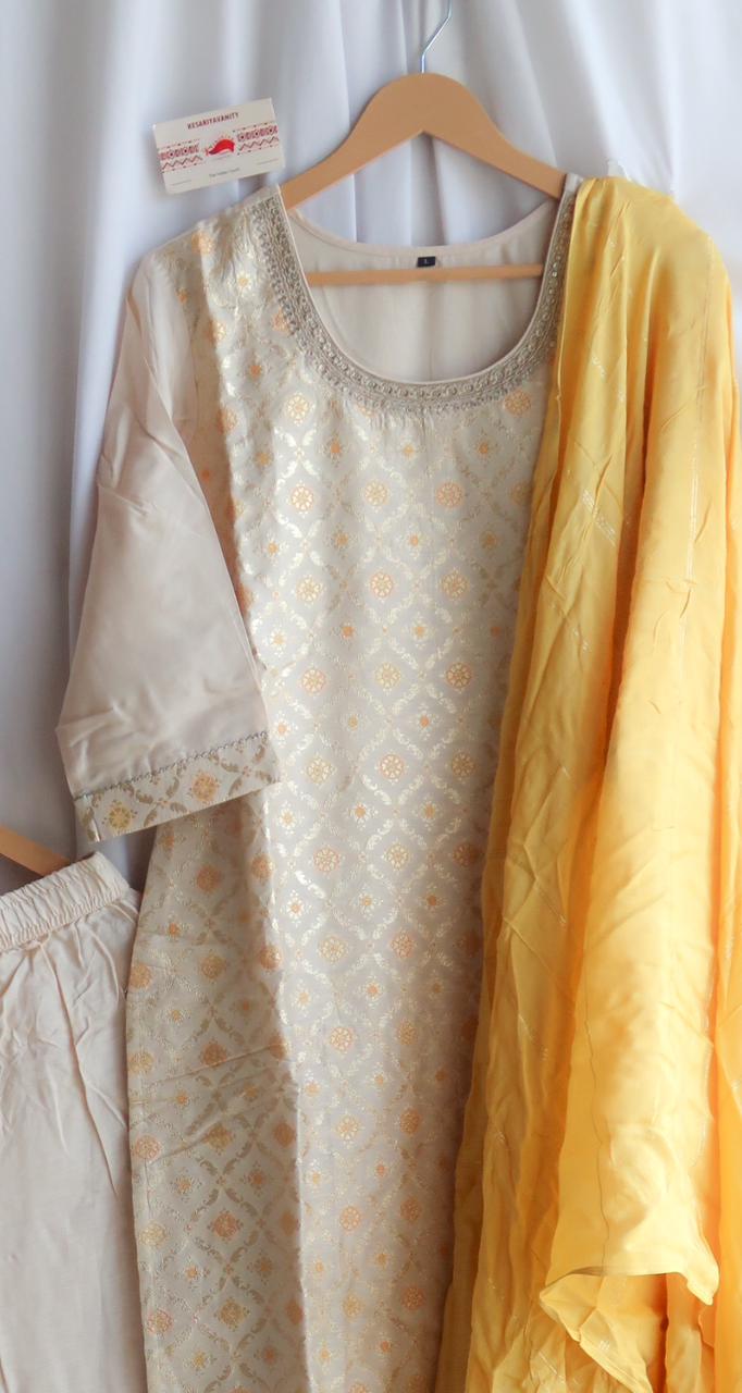Zareen Festive Special Suit Set