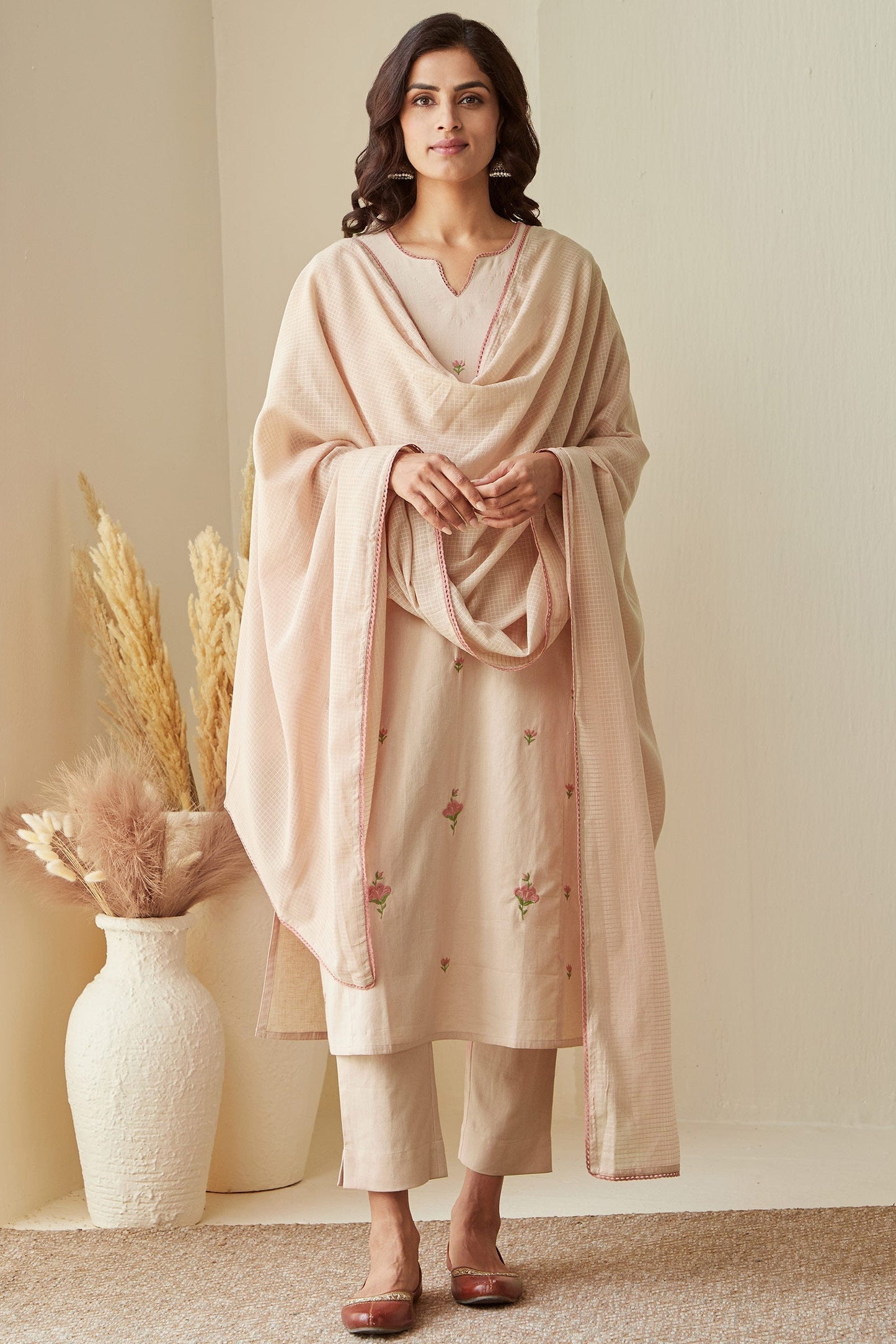 Nazm Mahnoor Kurta
