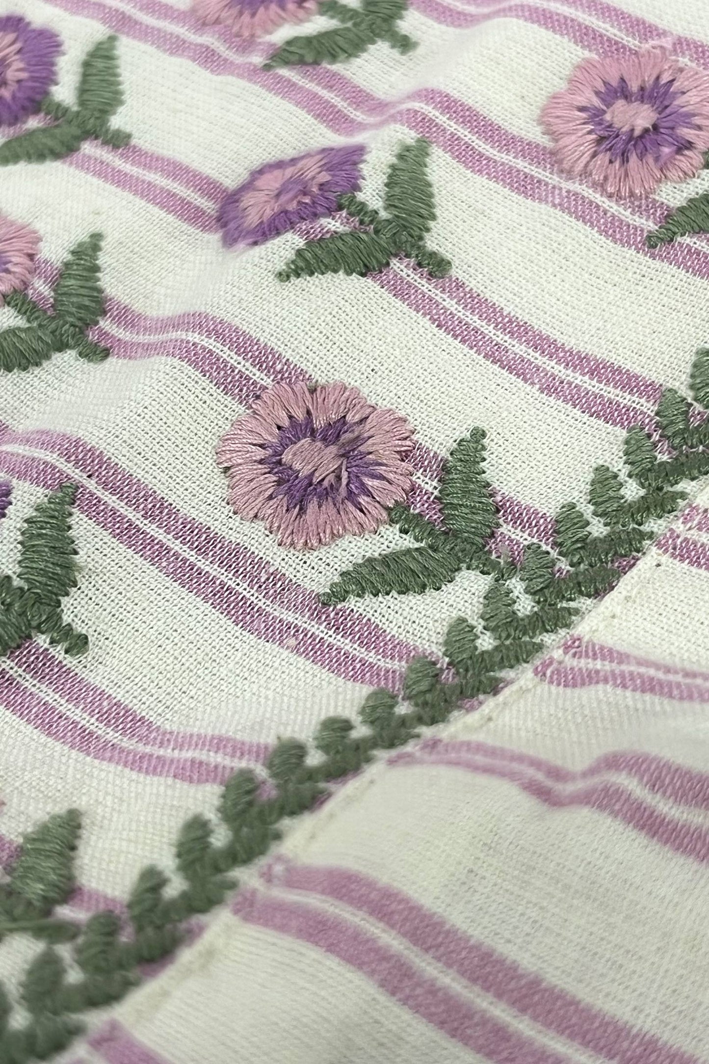Gulbarg Amira Kurta